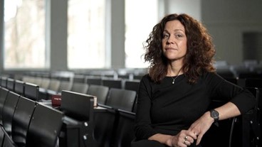 Isabel Heinemann wird in einem Hörsaal interviewt